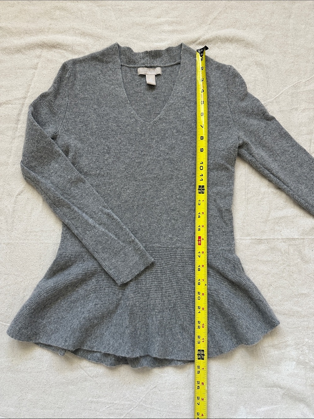 Banana Republic Grey Peplum Sweater Italian Yarn Wool Cashmere Blend - Size S - Picture 5 of 7